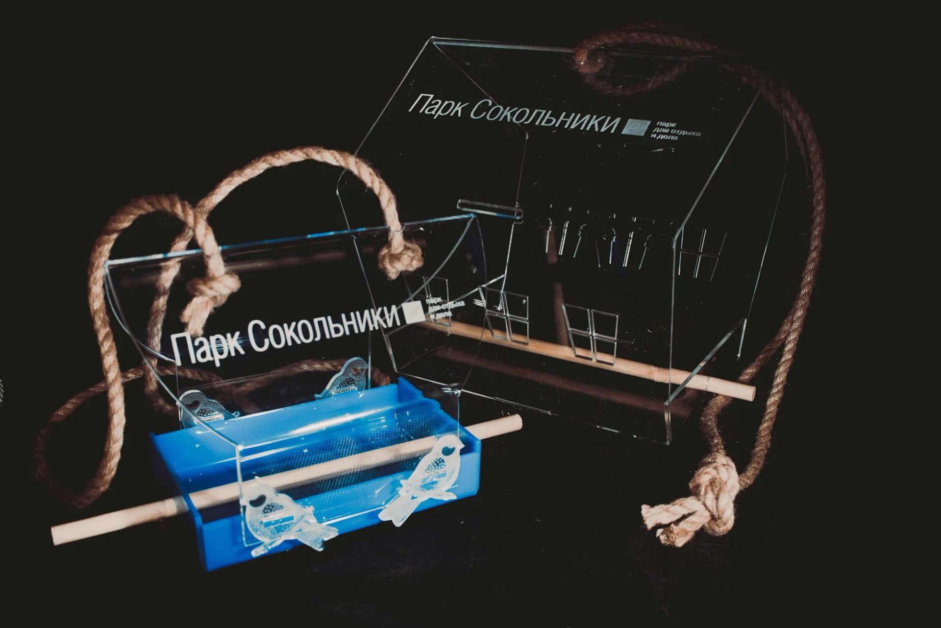 Прозрачные оконные кормушки с символикой парка «Сокольники»